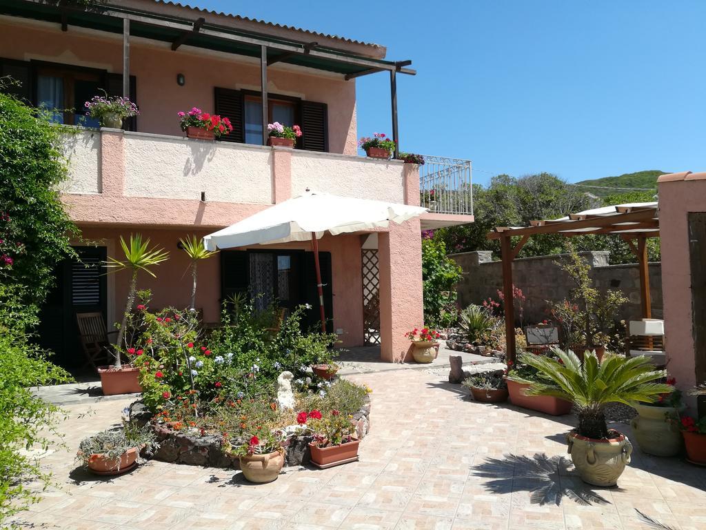 Bed and Breakfast Andrea E Valentina S'Archittu Exterior foto