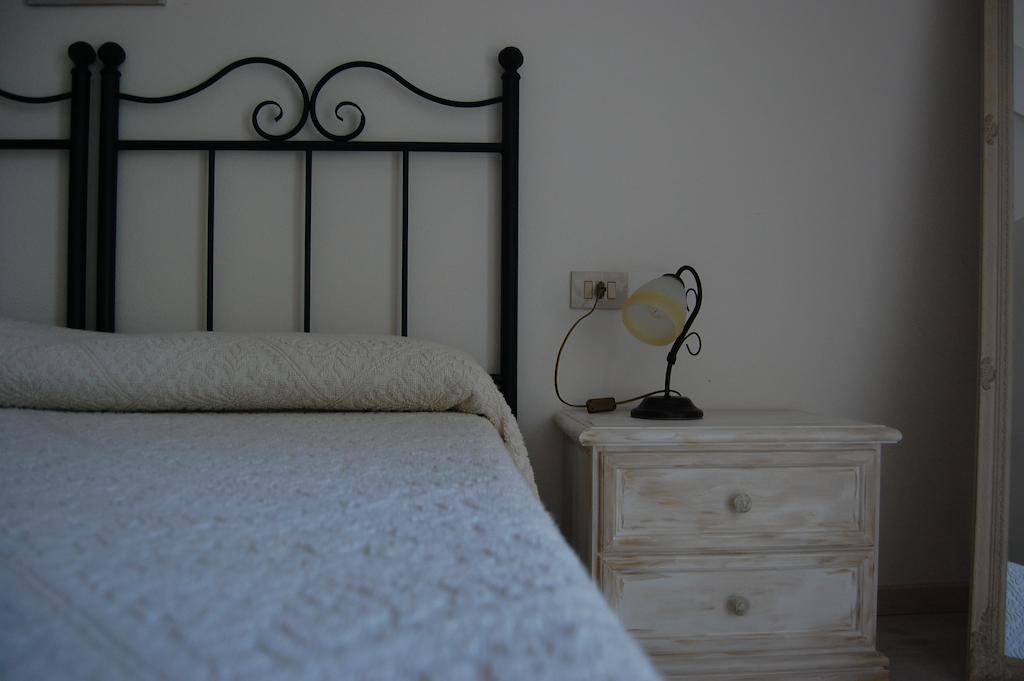 Bed and Breakfast Andrea E Valentina S'Archittu Habitación foto
